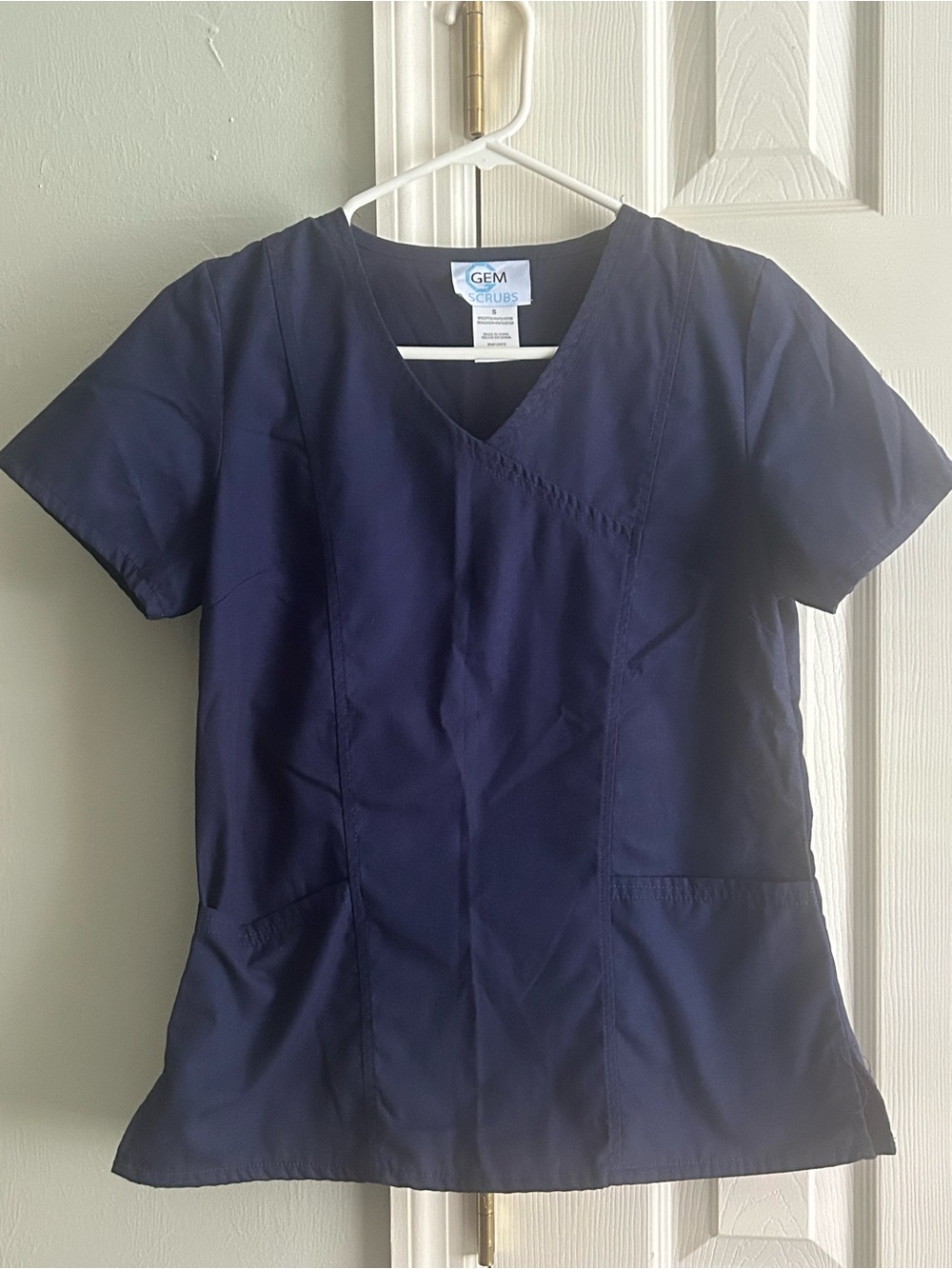 Gem Scrubs Women's Navy V-Neck Short Sleeve Scrub Top